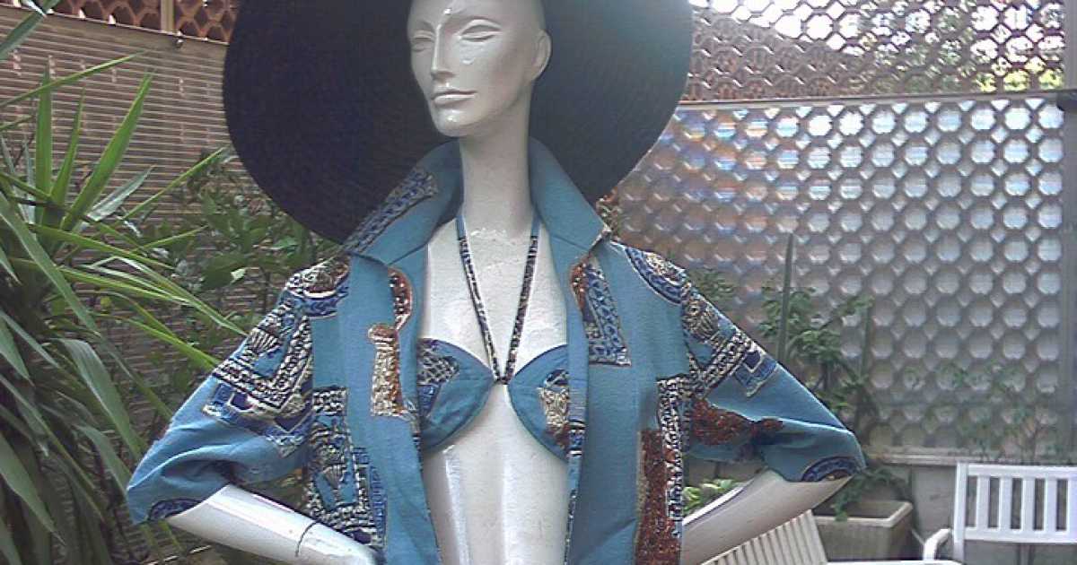 Bikini e abiti attillati: a Bari un museo del costume celebra la scandalosa donna anni 50